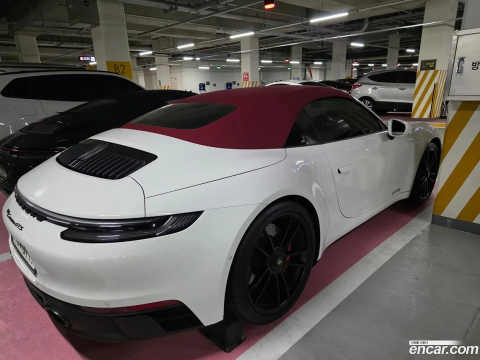 Porsche 911 (992) GTS 2022 — миниатюра 3