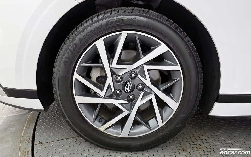 Hyundai Grandeur 2.5 2WD 2023 — миниатюра 2