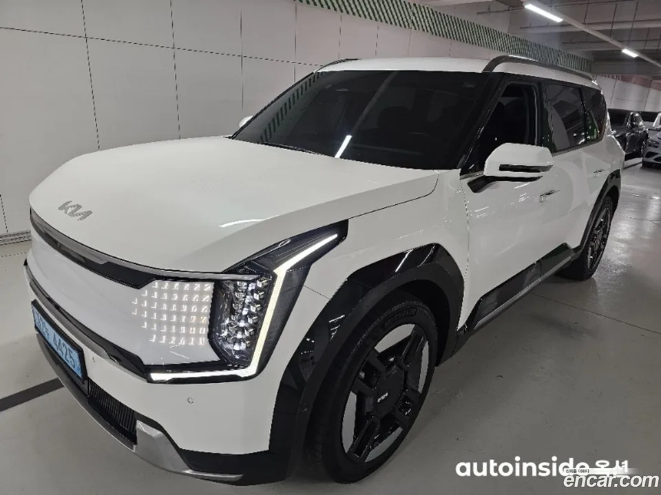 Kia EV9 4WD 2023 — фото 1, купить с доставкой в Москву