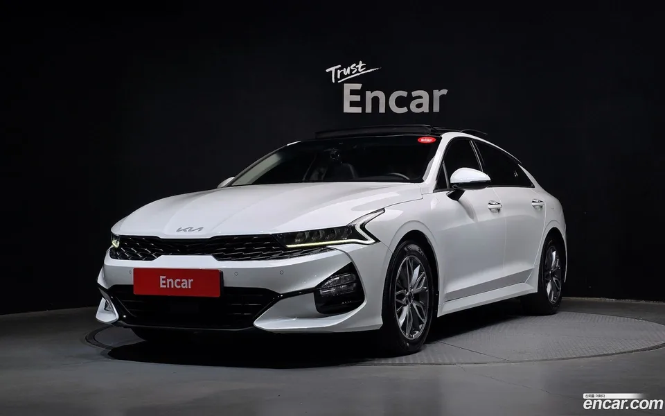Kia K5 2.0 2022 — фото 1, купить с доставкой в Москву