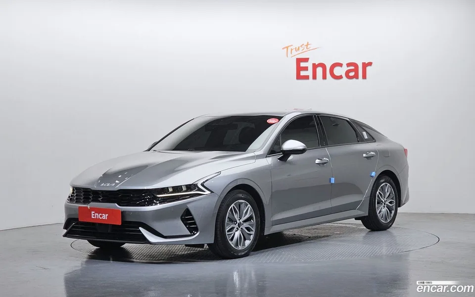 Kia K5 Hybrid 2023 — фото 1, купить с доставкой в Москву