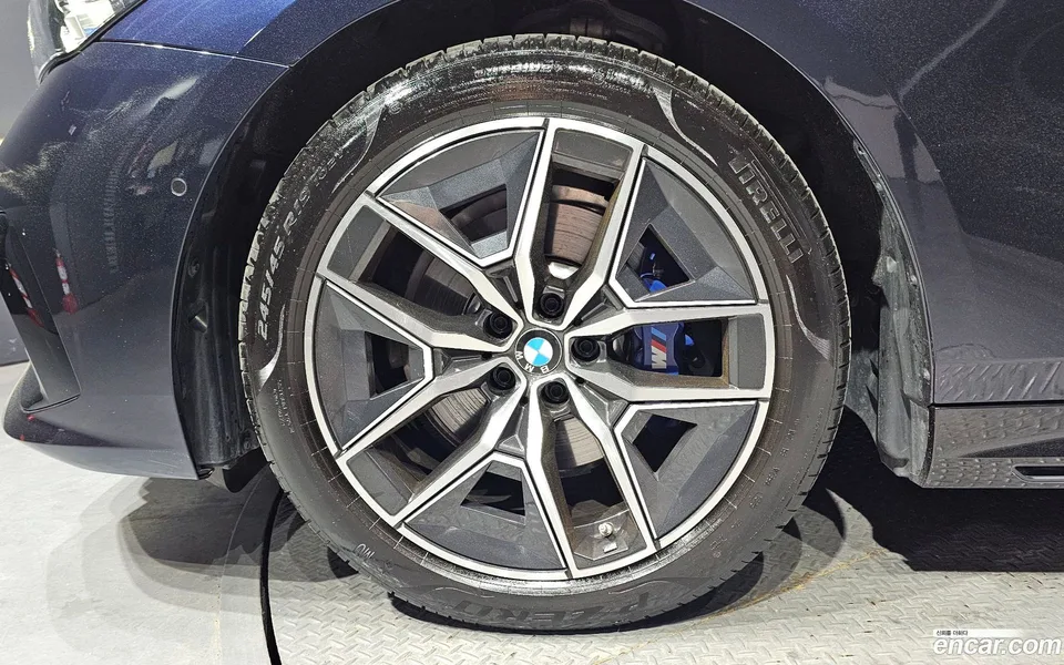 BMW 5 Series 520i M 2025 — миниатюра 2