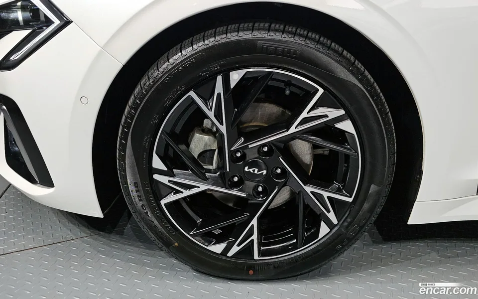 Kia K5 Hybrid 2023 — миниатюра 2