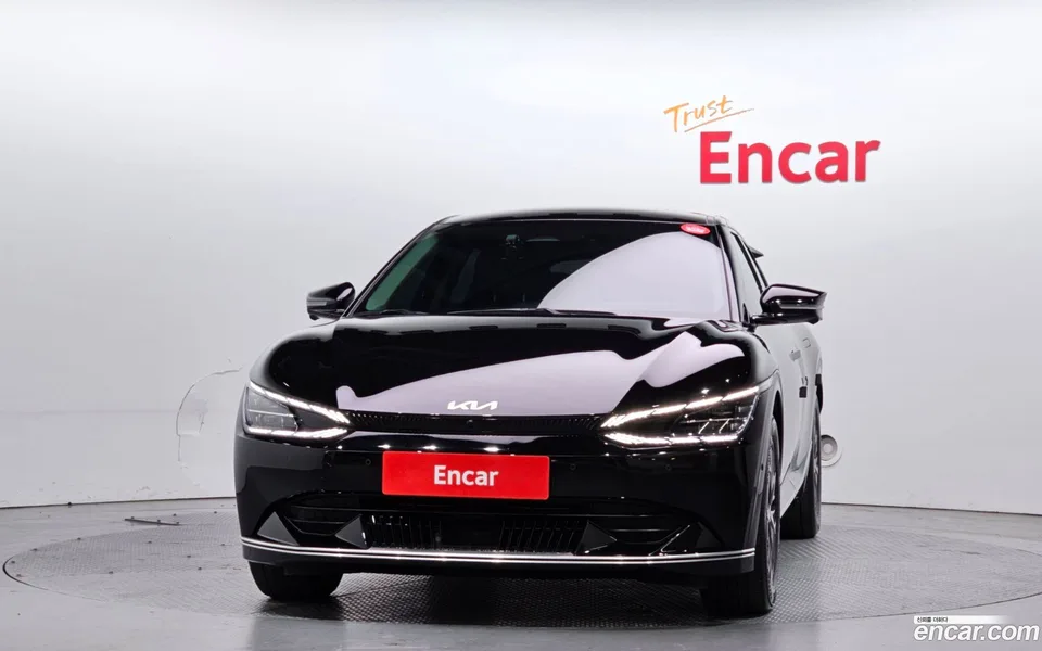 Kia EV6 2023 — миниатюра 3