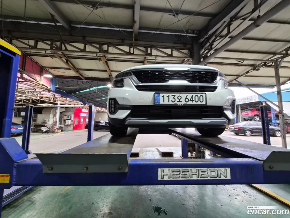 Kia Seltos 1.6 2WD 2022 — фото 1, купить с доставкой в Москву