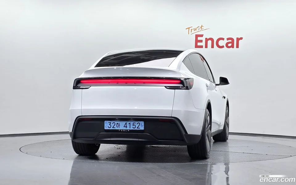 Tesla Model Y RWD 2025 — миниатюра 4