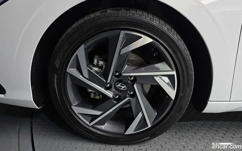 Hyundai Avante CN7 Hybrid 2025 — миниатюра 2
