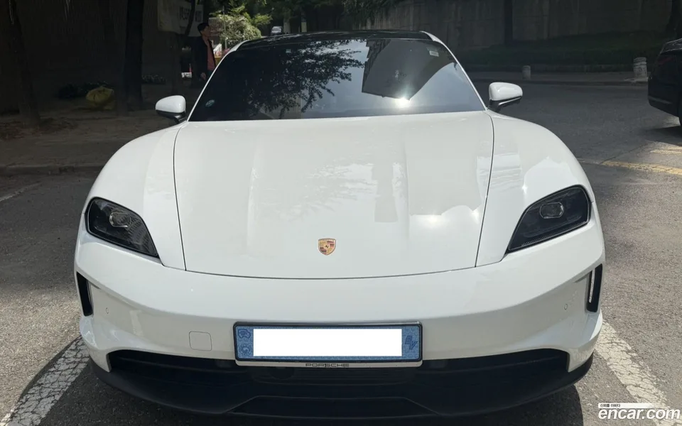 Porsche Taycan 2025 — миниатюра 3