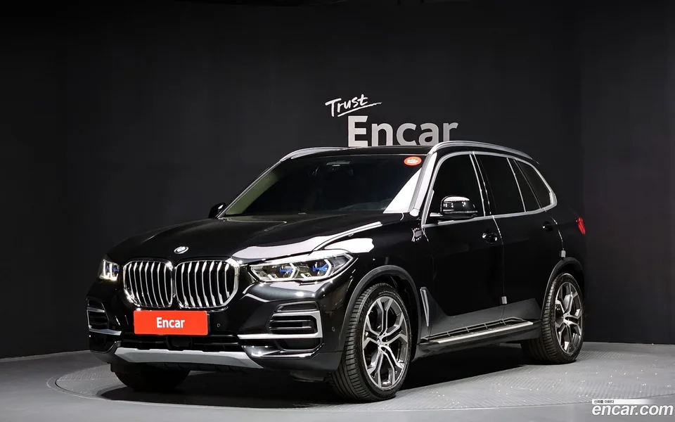 BMW X5 xDrive 30d xLine 2023 — фото 1, купить с доставкой в Москву