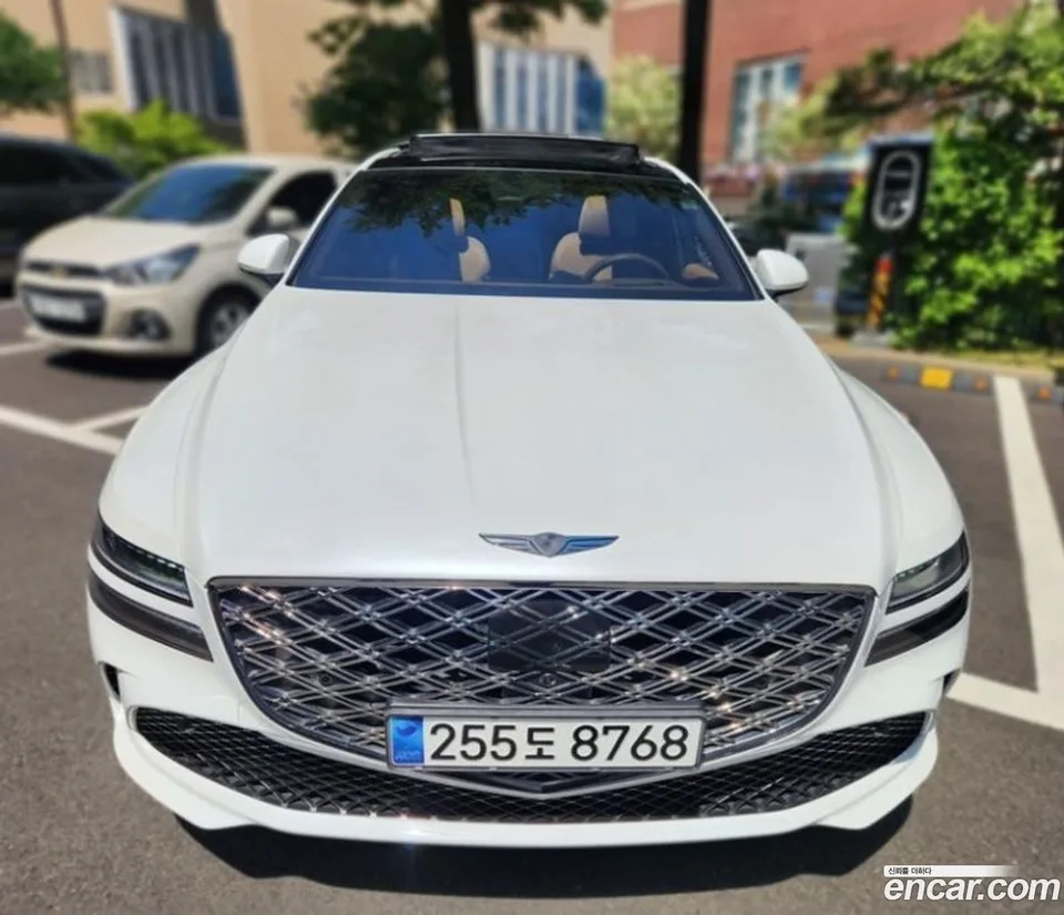 Genesis G80 2.5 2WD 2024 — фото 1, купить с доставкой в Москву