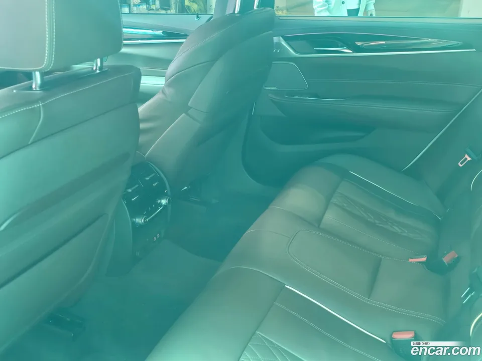 BMW 6 Series GT 630i xDrive M 2023 — миниатюра 2