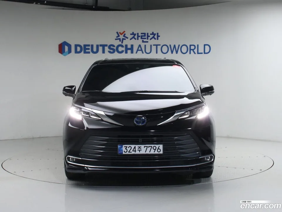 Toyota Sienna 2.5 2WD 2025 — миниатюра 3