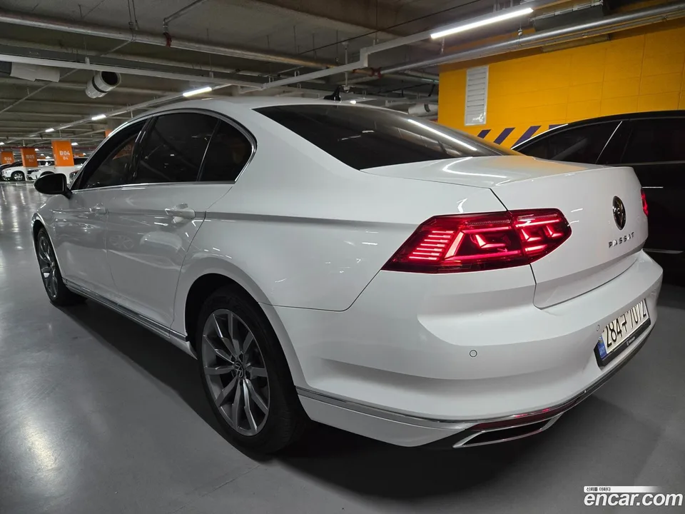 Volkswagen Passat GT 2.0 TDI 2022 — миниатюра 4
