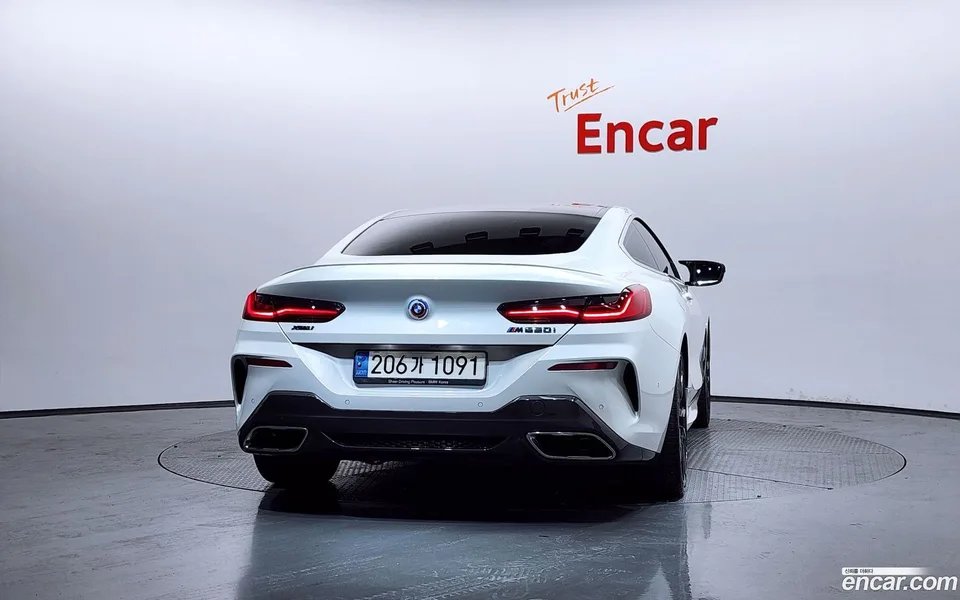 BMW 8 Series M850i xDrive 2022 — миниатюра 4