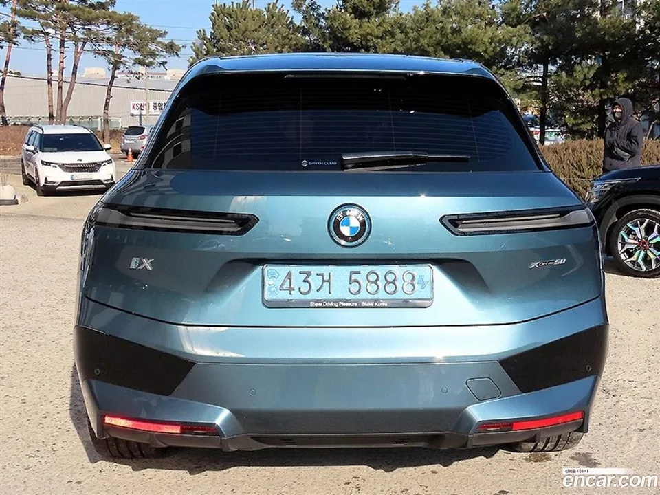 BMW iX xDrive50 2022 — миниатюра 4