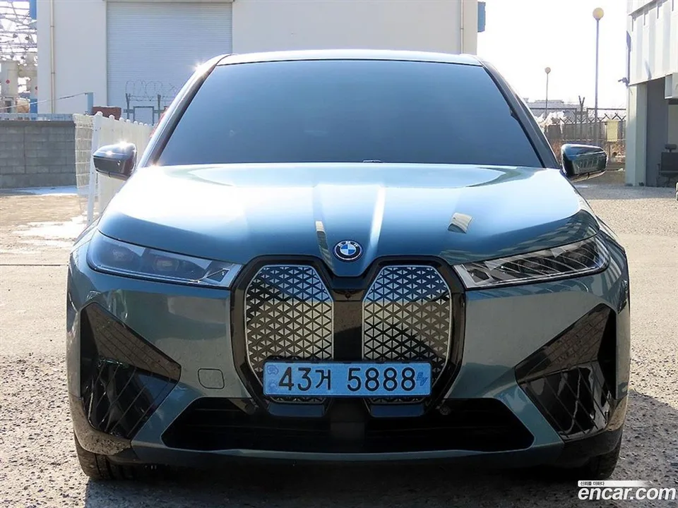 BMW iX xDrive50 2022 — фото 1, купить с доставкой в Москву