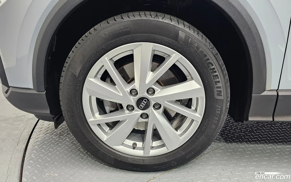 Audi Q2 35 TDI 2023 — миниатюра 5