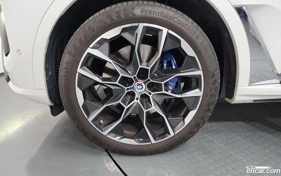 BMW X7 xDrive 40i M 6 2023 — миниатюра 2