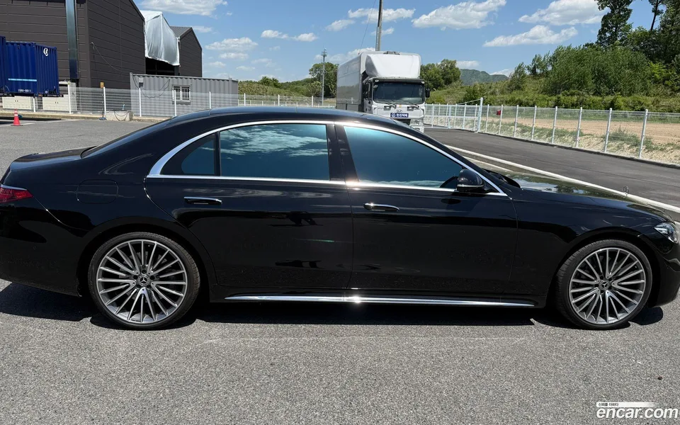 Mercedes-Benz S-Class S500L 4MATIC 2025 — миниатюра 4
