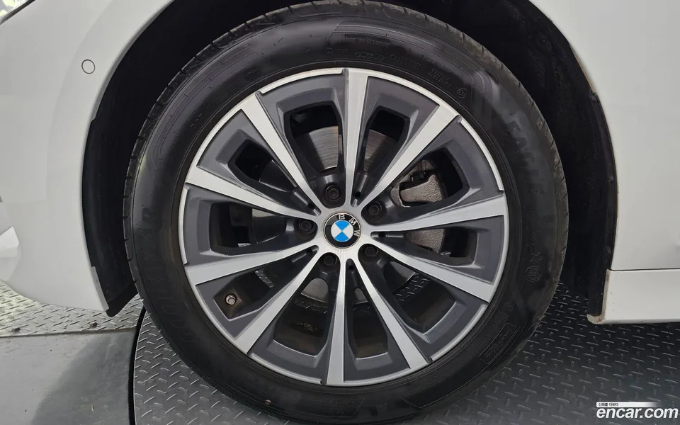 BMW 3 Series 320i 2023 — миниатюра 5