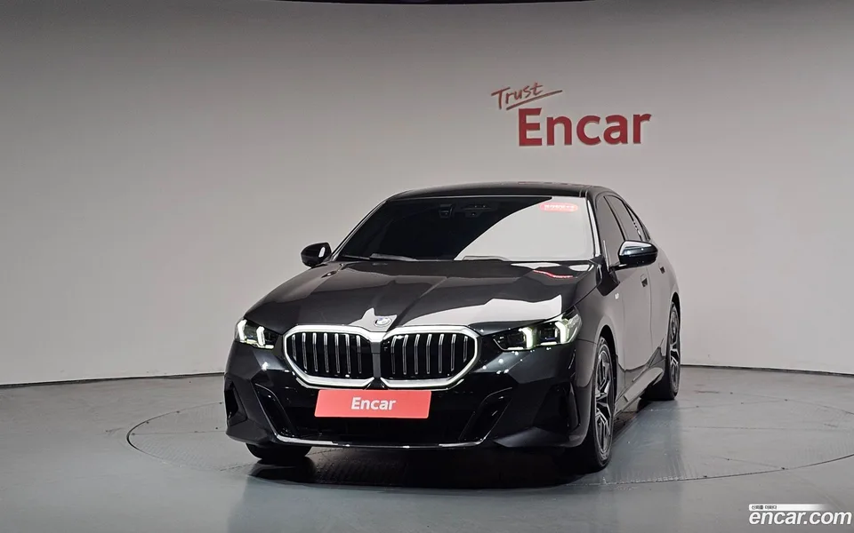 BMW 5 Series 520i M 2024 — миниатюра 3