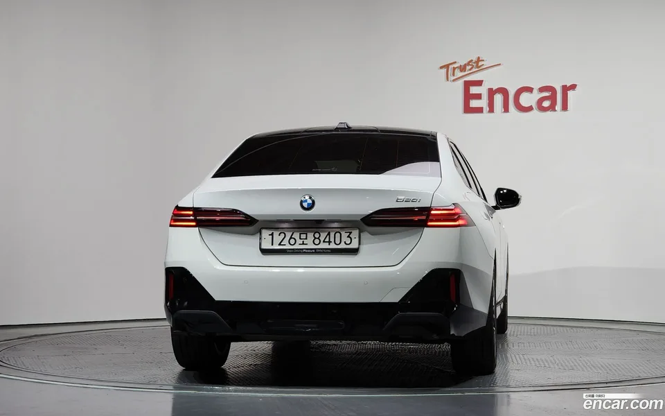 BMW 5 Series 520i M 2024 — миниатюра 4