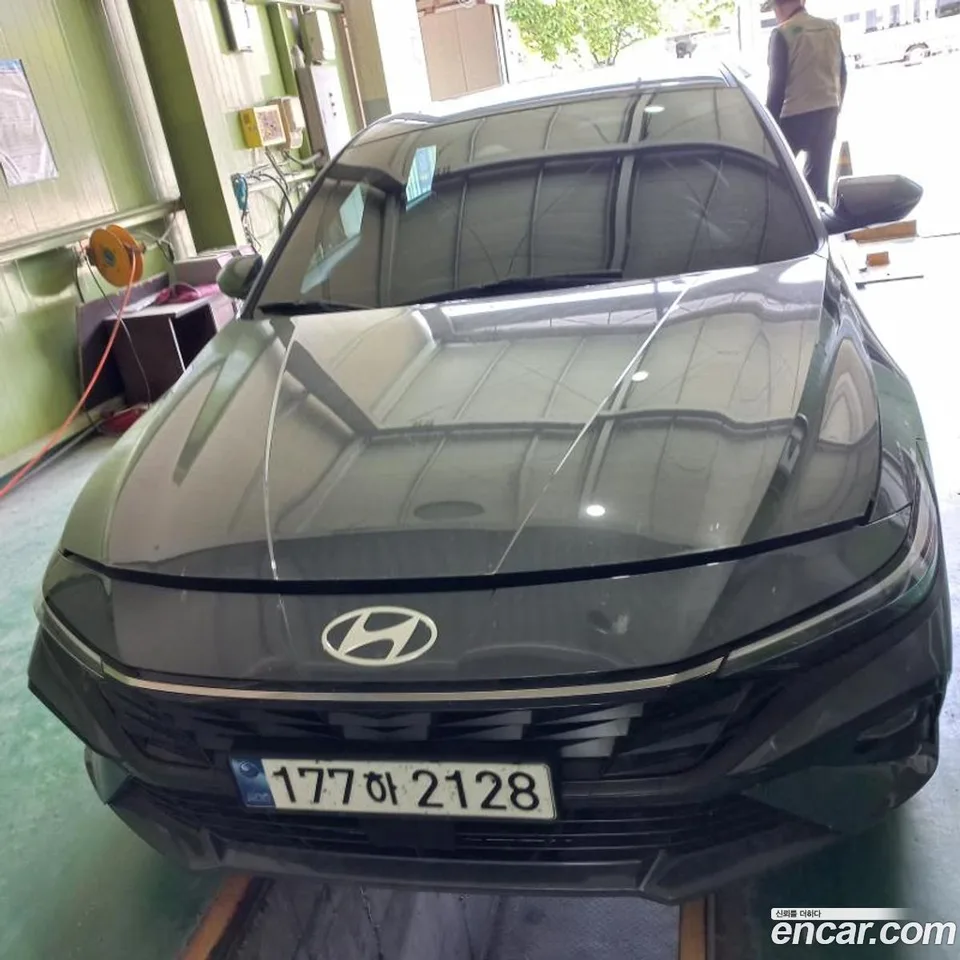 Hyundai Avante CN7 Hybrid 2023 — фото 1, купить с доставкой в Москву