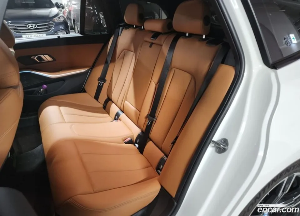 BMW 3 Series 320i M 2023 — миниатюра 4
