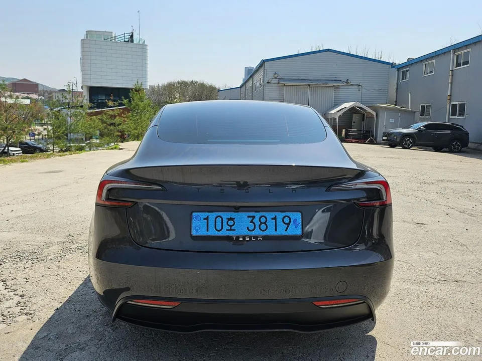 Tesla Model 3 RWD 2026 — миниатюра 4