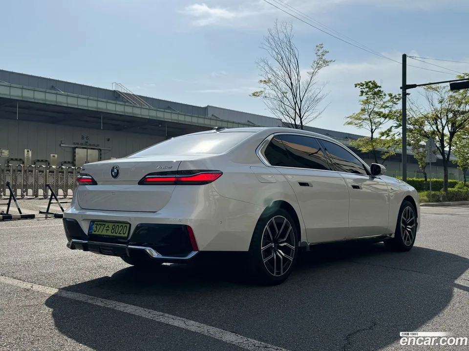 BMW 7 Series 740d xDrive M 2025 — миниатюра 4