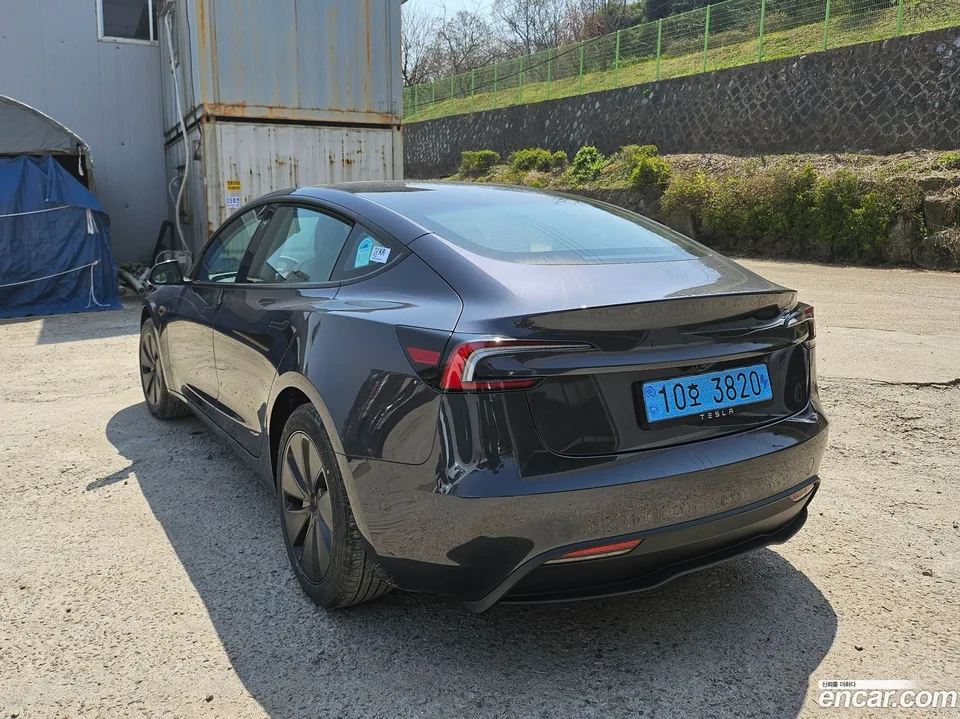 Tesla Model 3 RWD 2026 — миниатюра 3