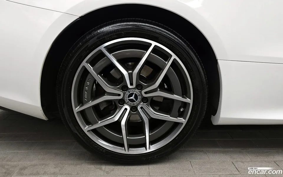 Mercedes-Benz E-Class E300d 4MATIC 2022 — миниатюра 5