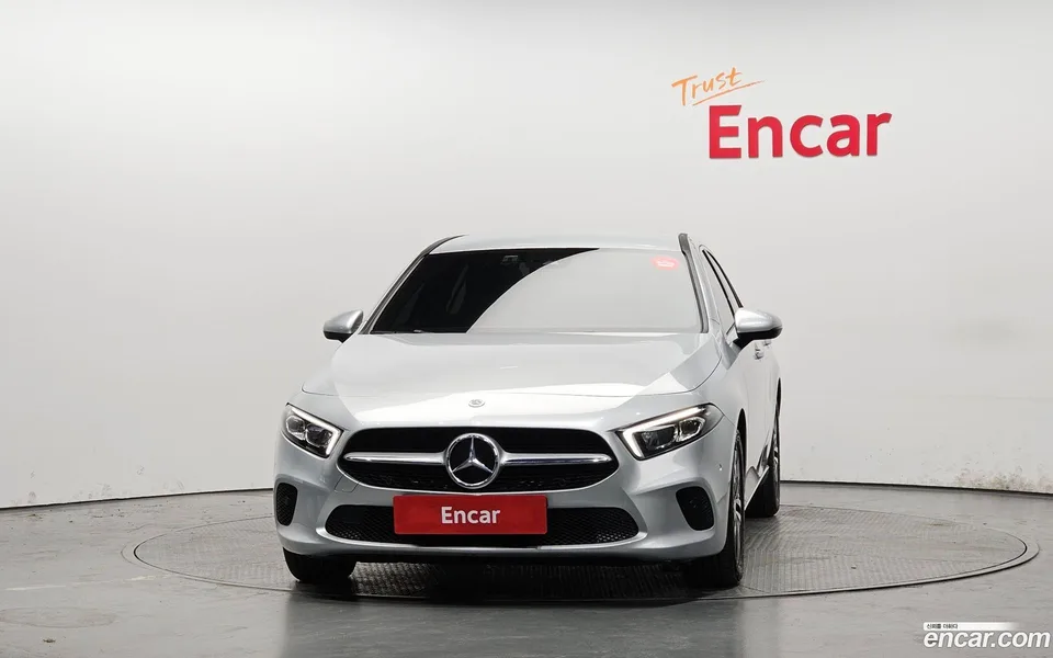 Mercedes-Benz A-Class A220 2023 — миниатюра 3