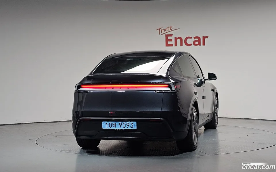 Tesla Model Y RWD 2025 — миниатюра 4