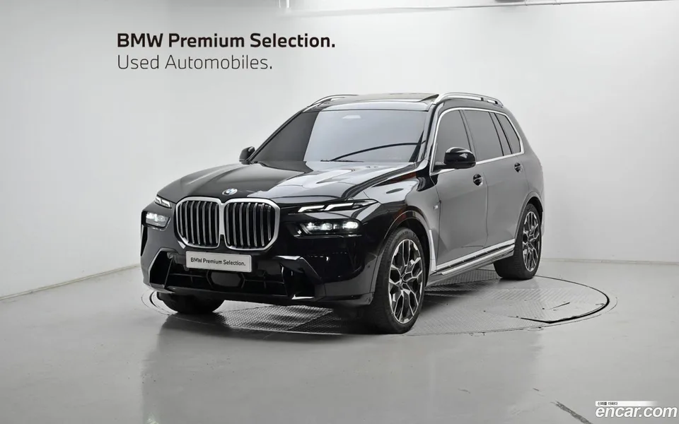 BMW X7 xDrive 40d M 6 2023 — фото 1, купить с доставкой в Москву