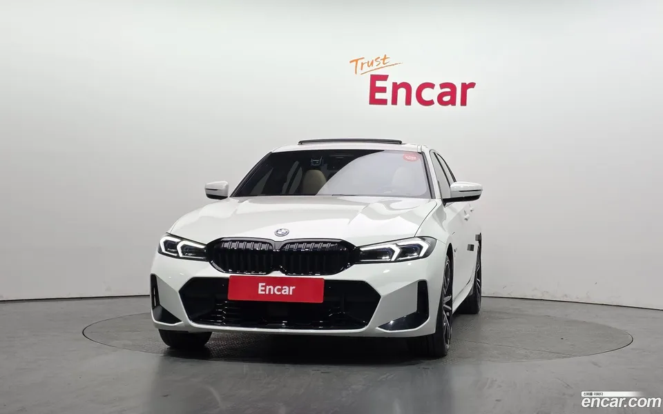 BMW 3 Series 330e M 2023 — миниатюра 3