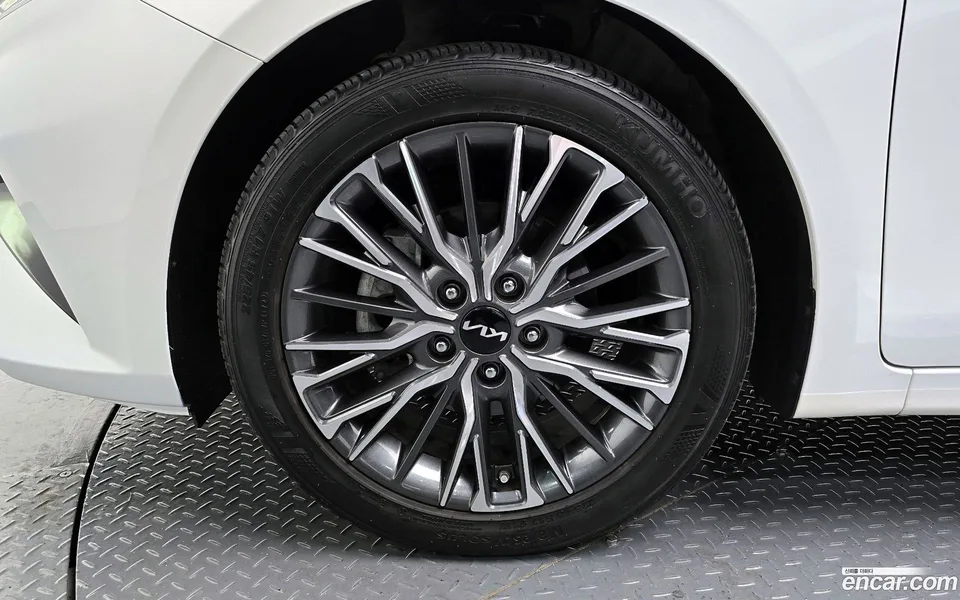 Kia K3 1.6 2022 — миниатюра 2