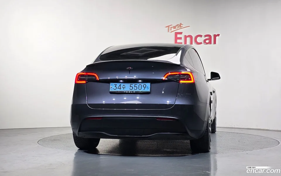 Tesla Model Y RWD 2023 — миниатюра 4