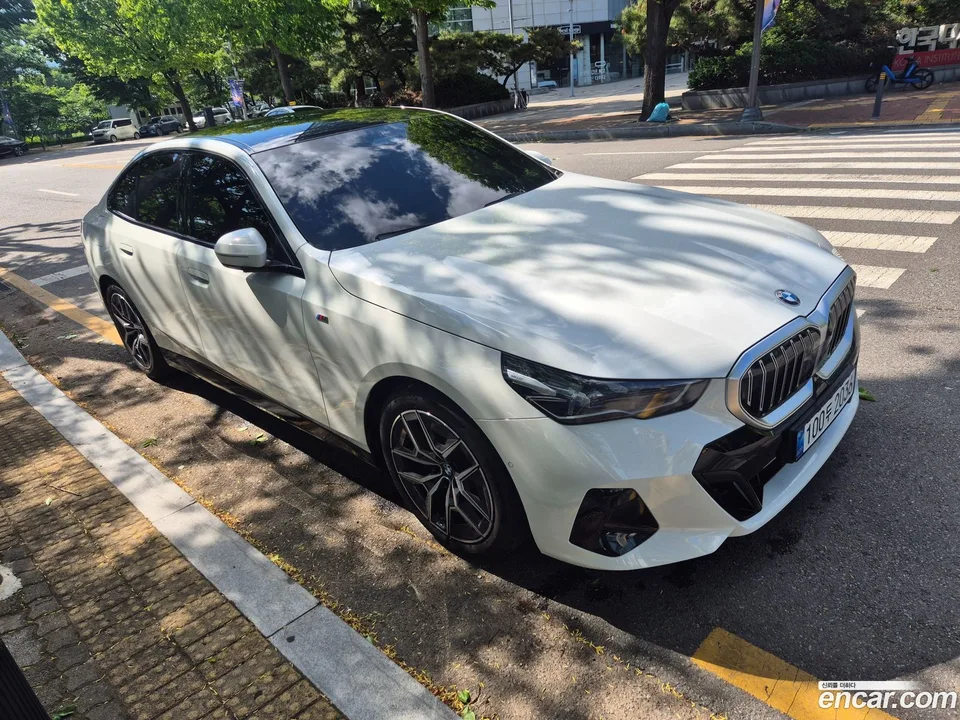 BMW 5 Series 520i M 2025 — миниатюра 3