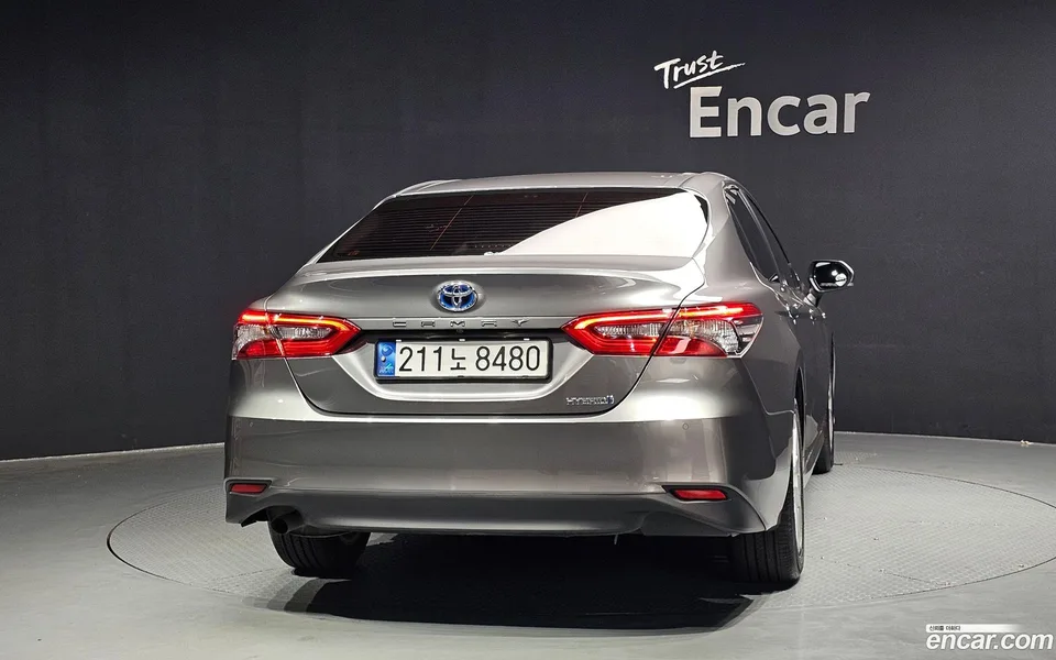 Toyota Camry 2.5 LE 2023 — миниатюра 4