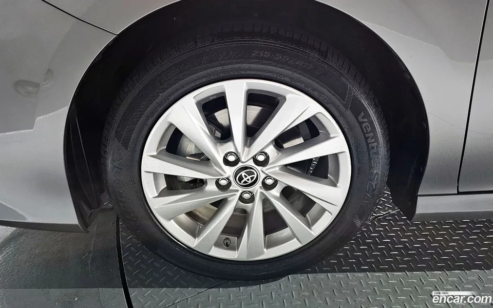 Toyota Camry 2.5 LE 2023 — миниатюра 5