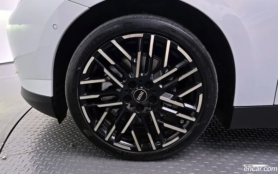 MINI Cooper Electric SE 2024 — миниатюра 2