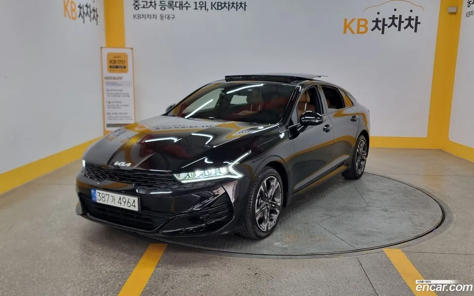 Kia K 5 2.0 2022 — фото 1, купить с доставкой в Москву