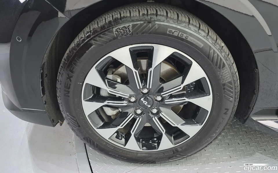 Kia Carnival 7 2023 — миниатюра 2