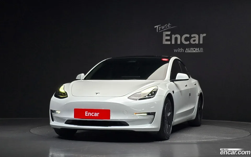 Tesla Model 3 AWD 2022 — миниатюра 3