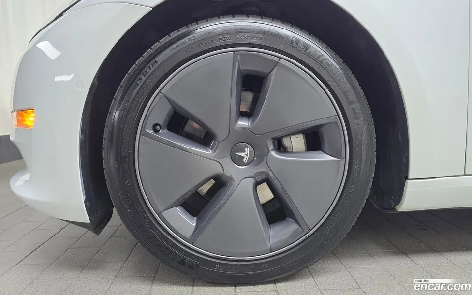 Tesla Model 3 AWD 2022 — миниатюра 5