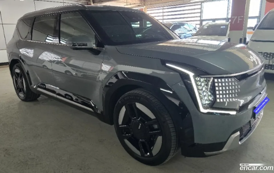 Kia EV9 4WD 2023 — фото 1, купить с доставкой в Москву