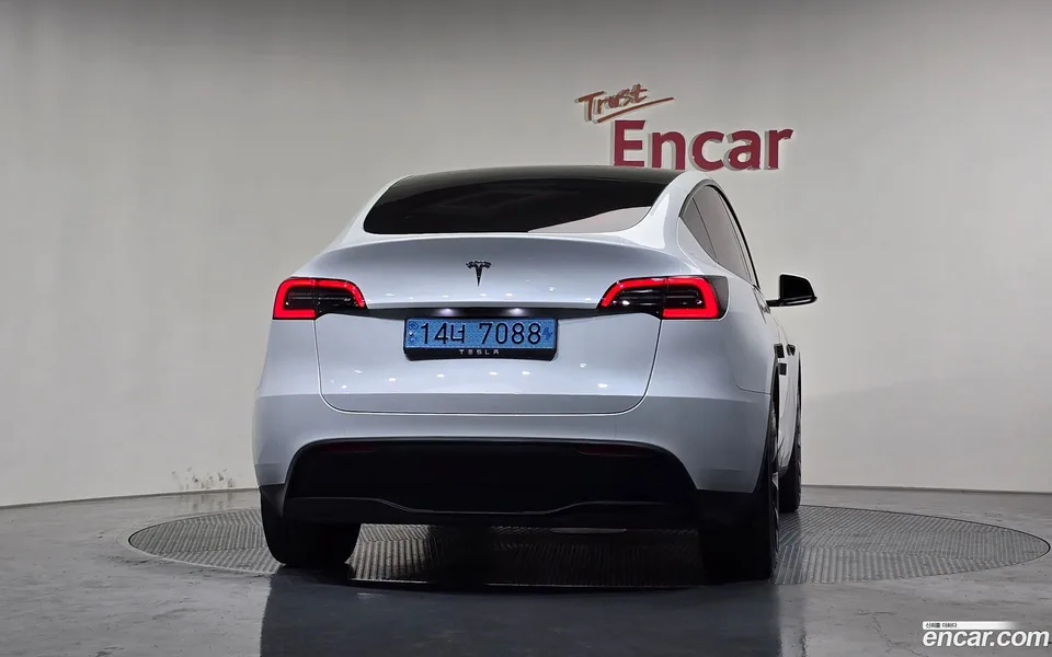 Tesla Model Y RWD 2024 — миниатюра 4