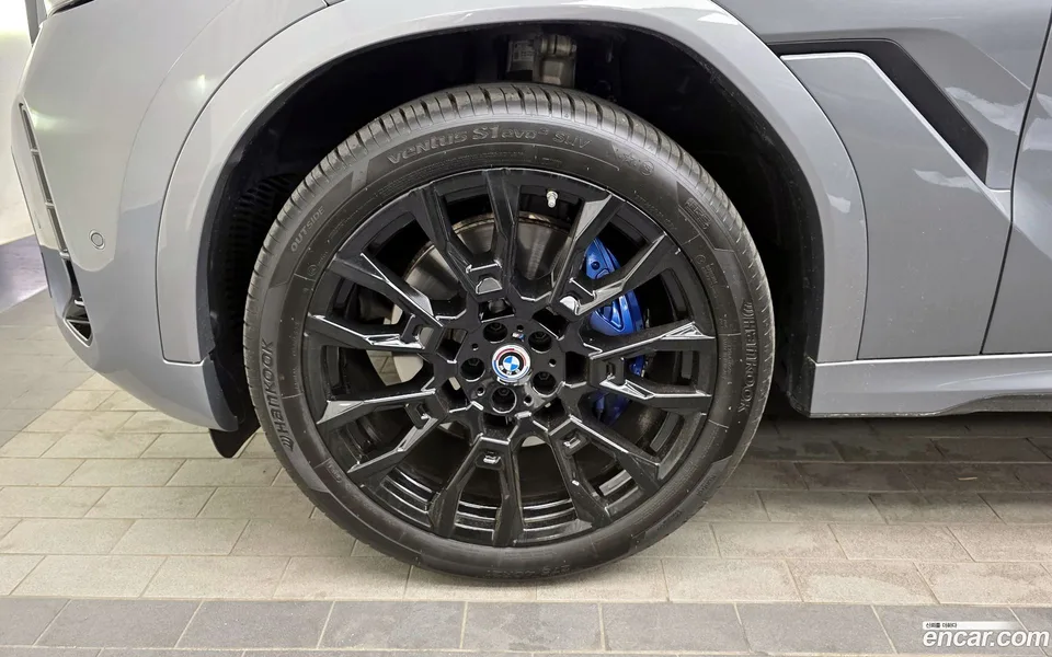 BMW X6 xDrive40i M 2025 — миниатюра 2