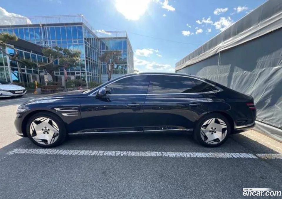 Genesis Electrified G80 e-AWD 2025 — миниатюра 2
